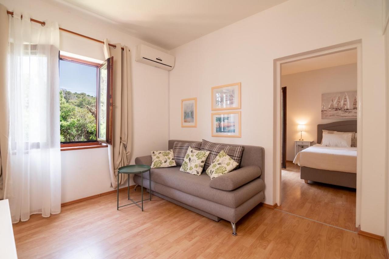 Apartments Rozelyn Ugljan Dış mekan fotoğraf