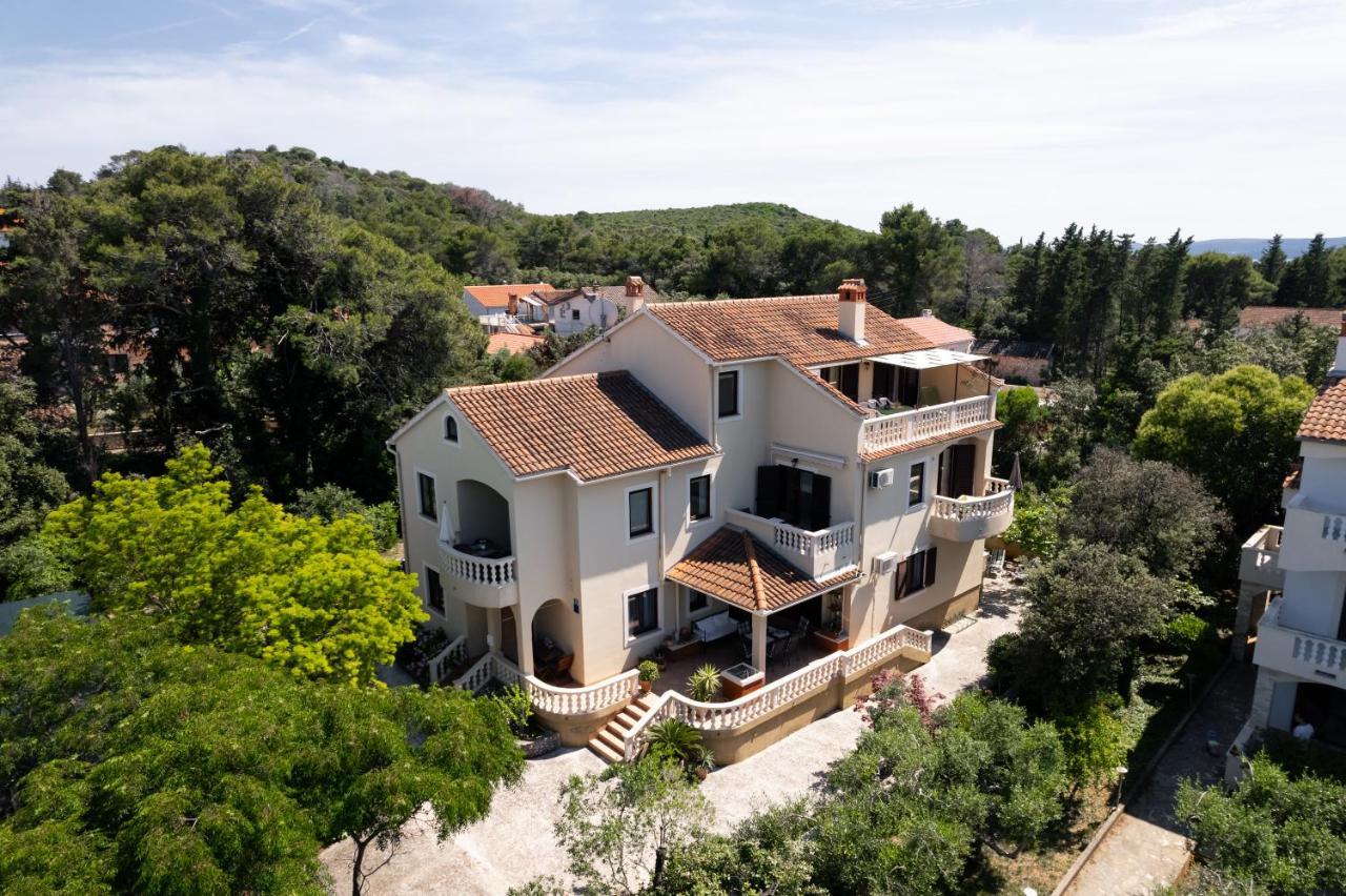 Apartments Rozelyn Ugljan Dış mekan fotoğraf