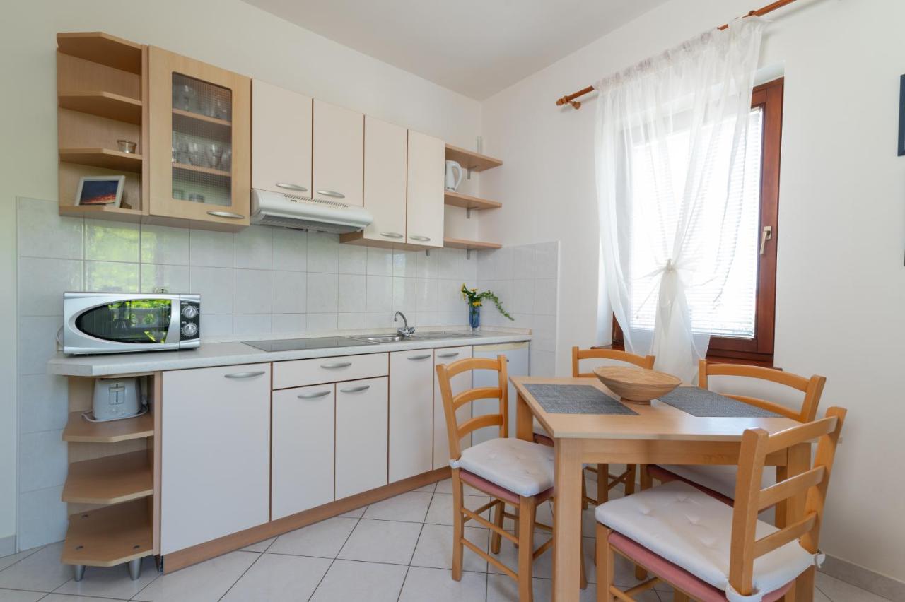 Apartments Rozelyn Ugljan Dış mekan fotoğraf