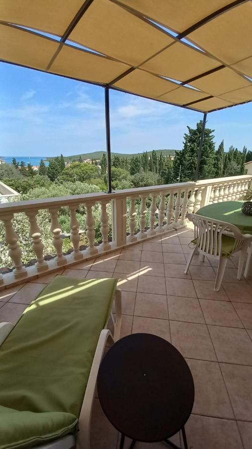 Apartments Rozelyn Ugljan Dış mekan fotoğraf