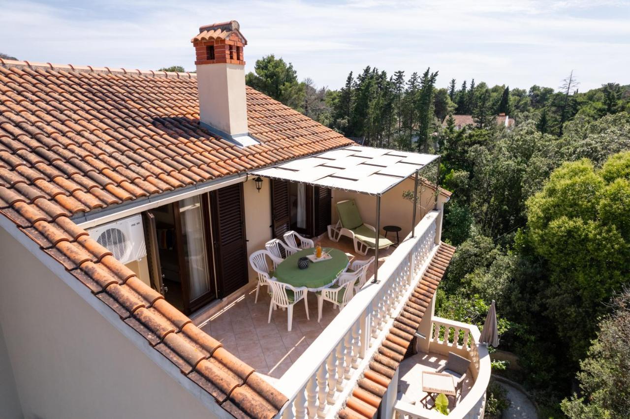 Apartments Rozelyn Ugljan Dış mekan fotoğraf