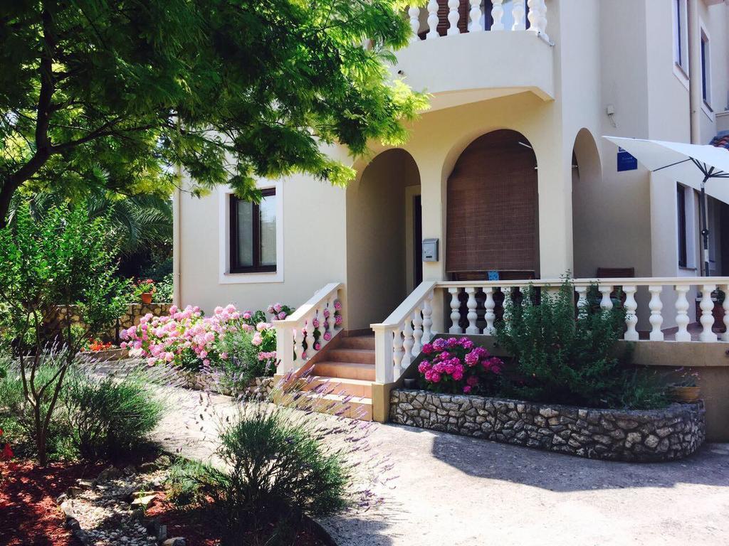 Apartments Rozelyn Ugljan Dış mekan fotoğraf
