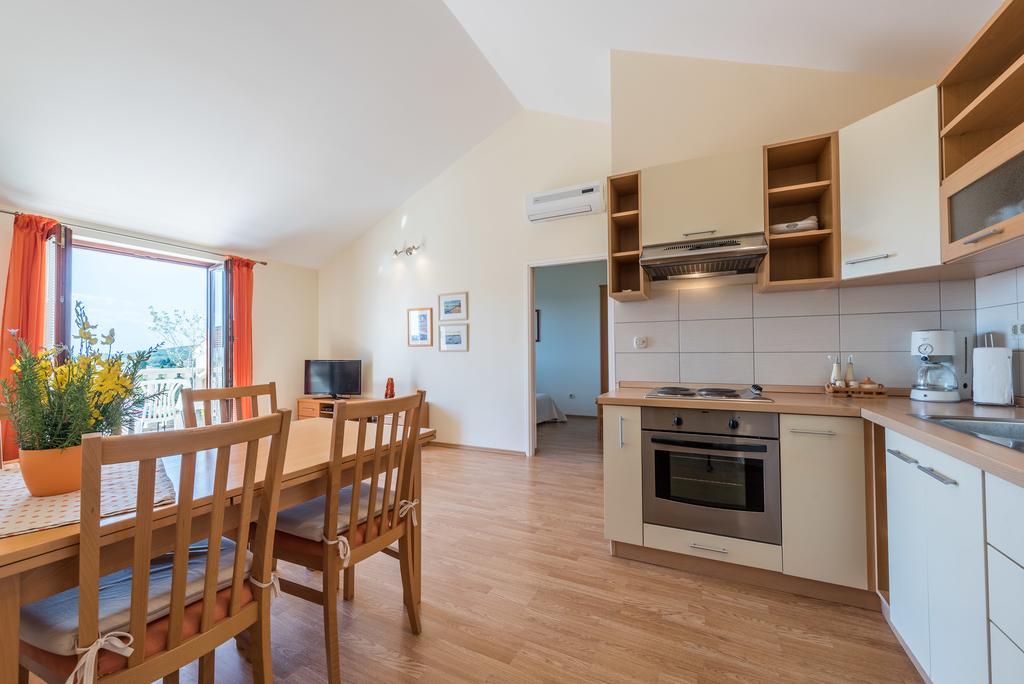 Apartments Rozelyn Ugljan Dış mekan fotoğraf